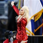 Lady Gaga Super Bowl 现场领唱国歌实在太好听！（不听后悔）