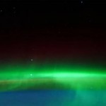 NASA新视频：外太空看极光美呆了！