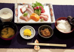 dinner_sashimi_L