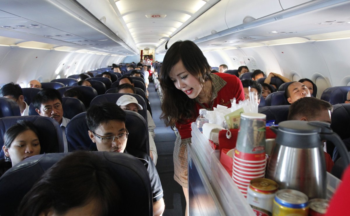 ask-for-the-whole-can-of-your-drink-order--flight-attendants-will-usually-give-it-to-you