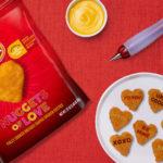 Tyson 推出爱心炸鸡块🧡  在美味的炸鸡上给心爱的人写下心语心愿