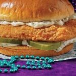 不止炸鸡, Popeyes 家广受欢迎的 Flounder Fish Sandwich 比目鱼汉堡回归