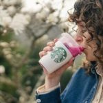 Starbucks 计划逐步取消使用一次性杯，多款环保杯饮方案你最看好哪一项？