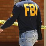 男子持武器闖美國 FBI 辦公室未遂 與警對峙遭擊斃