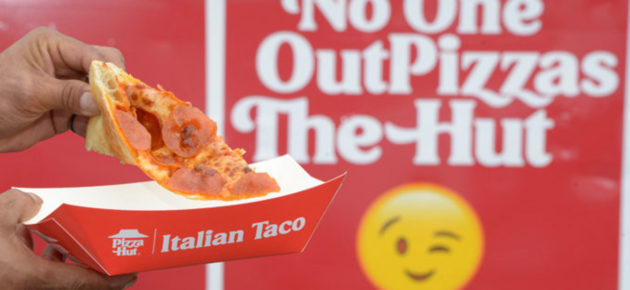 应对 Taco Bell 家的热门美食 Mexican Pizza，Pizza Hut 推出 Italian Taco