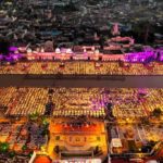 印度圣城迎排灯节 157万盏油灯创世界纪录