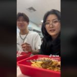 亞裔男女加州速食店玩吃播 遇種族恐同言論威脅