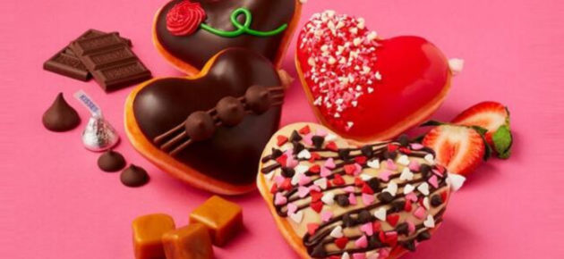Krispy Kreme 推出以 Hershey’s 巧克力制作的全新心形甜甜圈