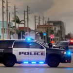Florida 海滩枪击案9伤 连假外出民众惊恐奔逃