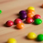 可禁止 Skittles 彩虹糖的法案在加州议会通过