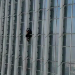 英国男子在韩国首尔徒手攀登摩天大楼，半路被拘留